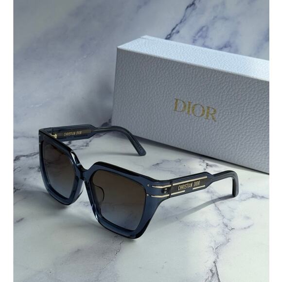NEW Dior Signature S10F Oversized Sunglasses in Blue - Picture 1 of 7